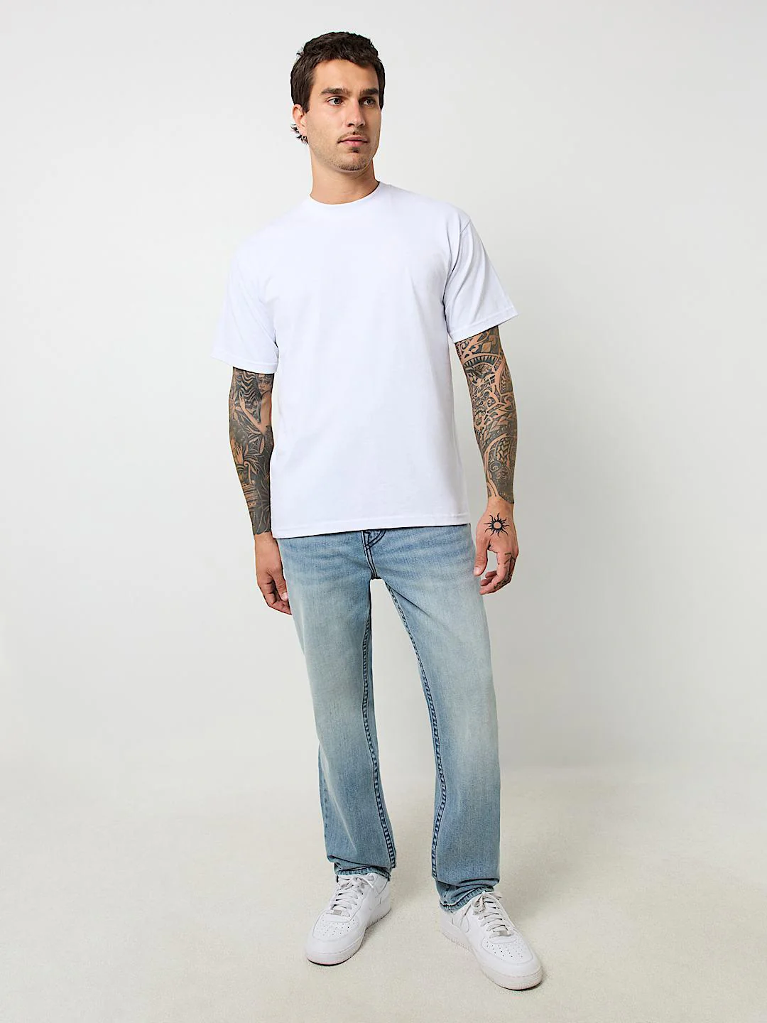 True Religion Men SN Geno Skinny Fit Light Wash Jeans - Image 4
