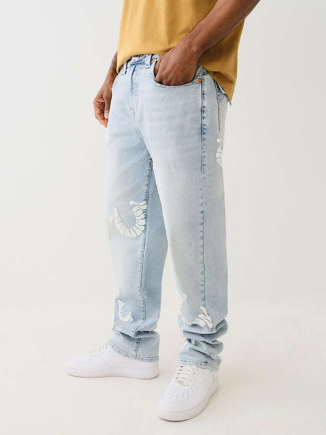 True Religion Men SN Bobby Oversized Fit Light Wash Jeans - Image 5
