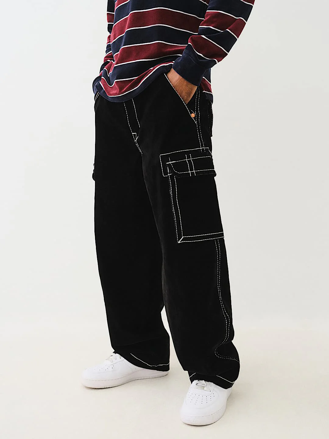 True Religion Men Black Mid Rise Oversize Contrast Stitching Cargo Trouser - Image 4