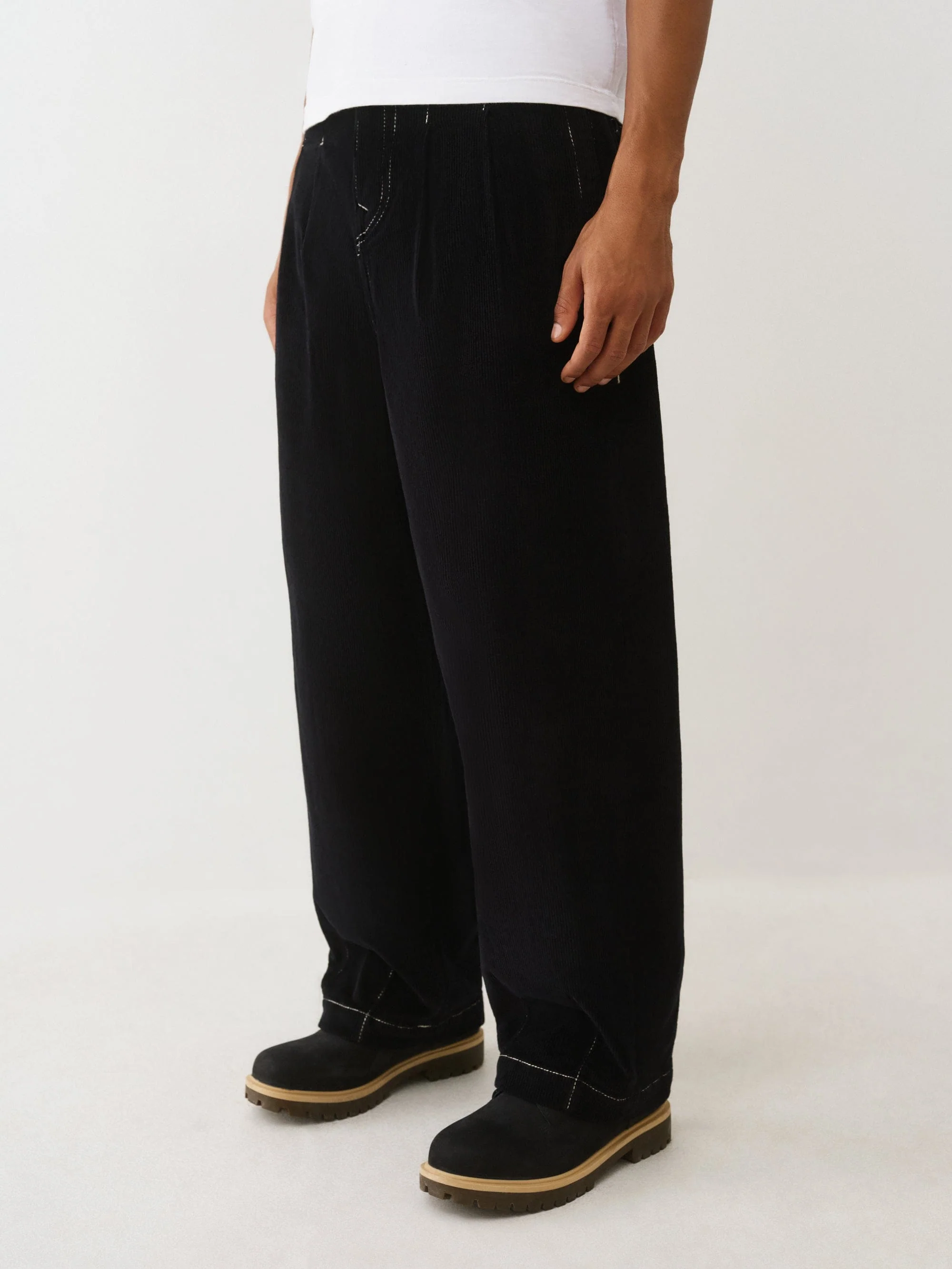 TRUE RELIGION Men Black Cotton Solid Trouser - Image 4