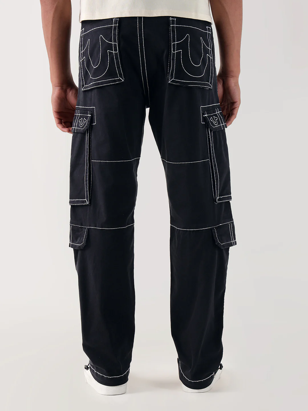 TRUE RELIGION Men Black Relaxed Fit Cargo - Image 4